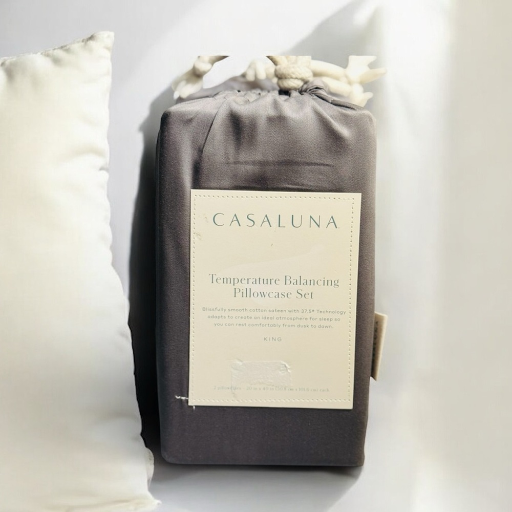 Casaluna temperature adjusting- Pillowcase Set-NWT